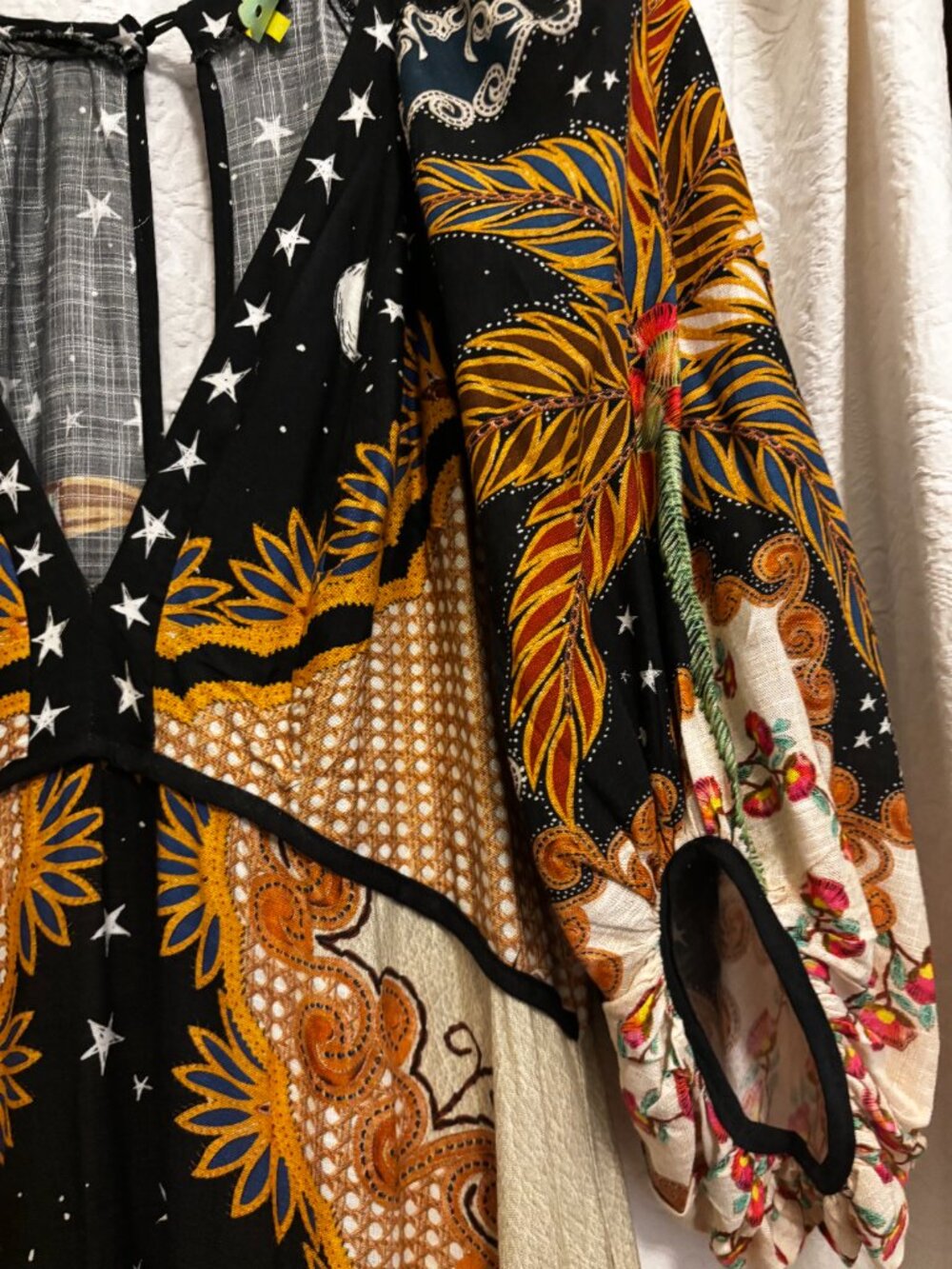 Farm Rio maxi dress L V-neck, keyhold back, stars & multi-color pattern - Picture 5 of 8